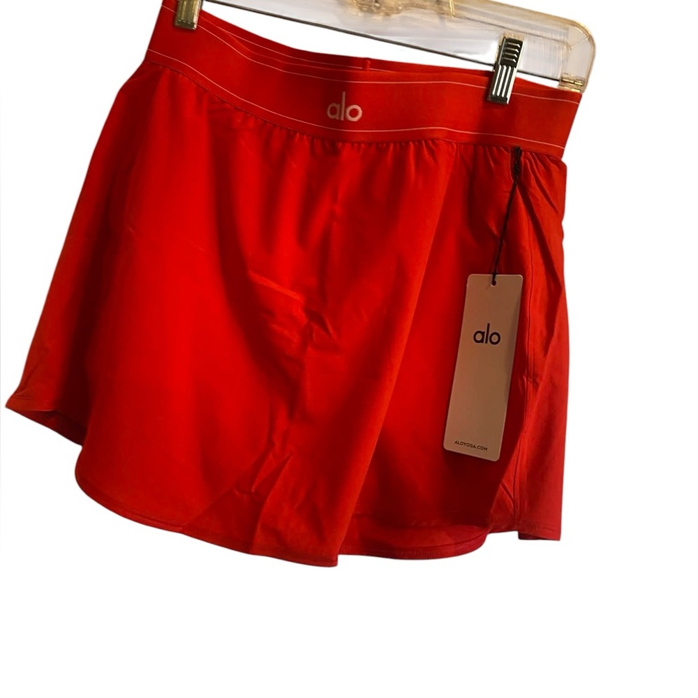 NWT Alo Yoga tank and tennis skirt set BRIGHT RED Size L - Picture 3 of 5